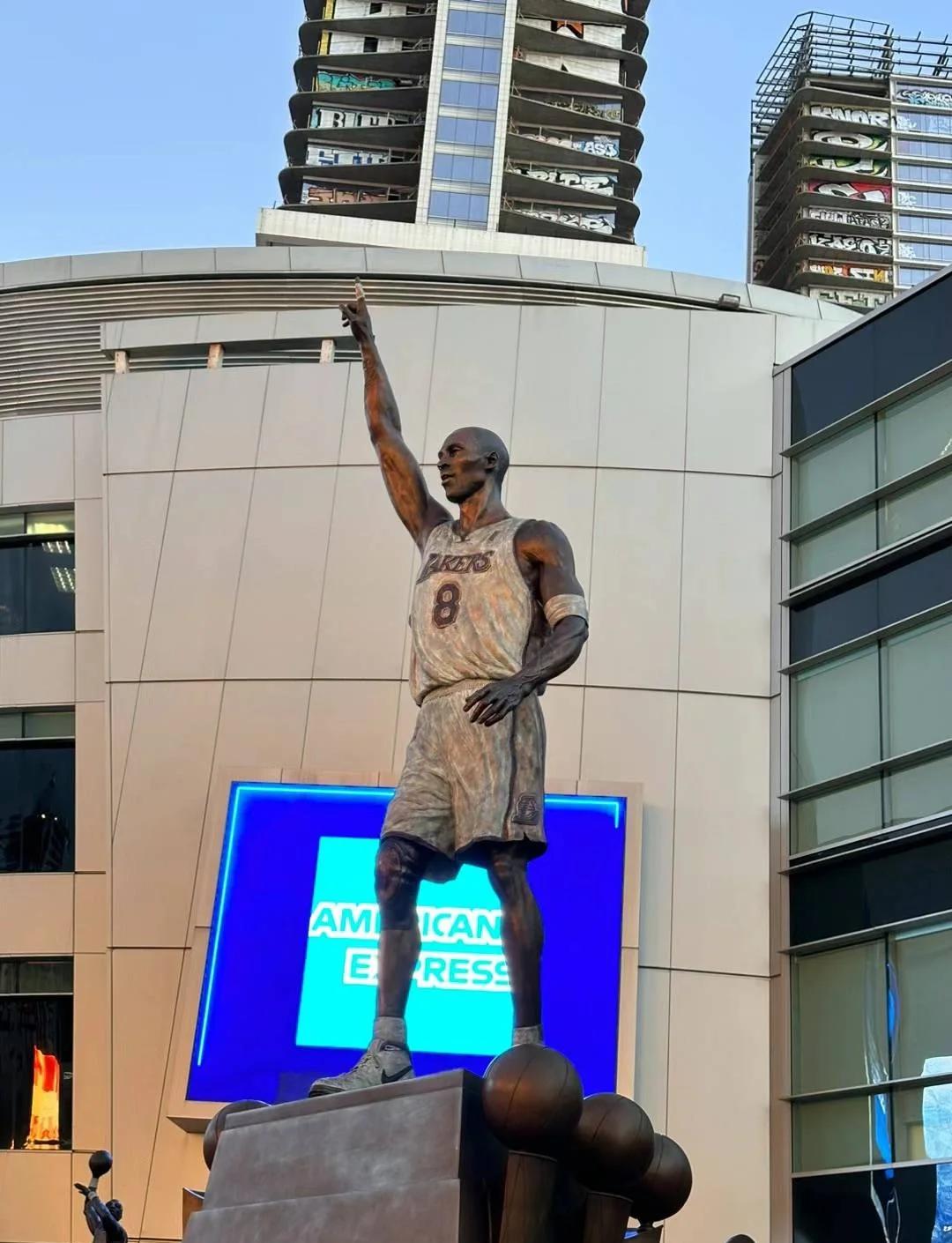 爱游戏平台首页Ming回归赛场，比分优势明显首场状态亮眼，湖人观众沸腾！的简单介绍