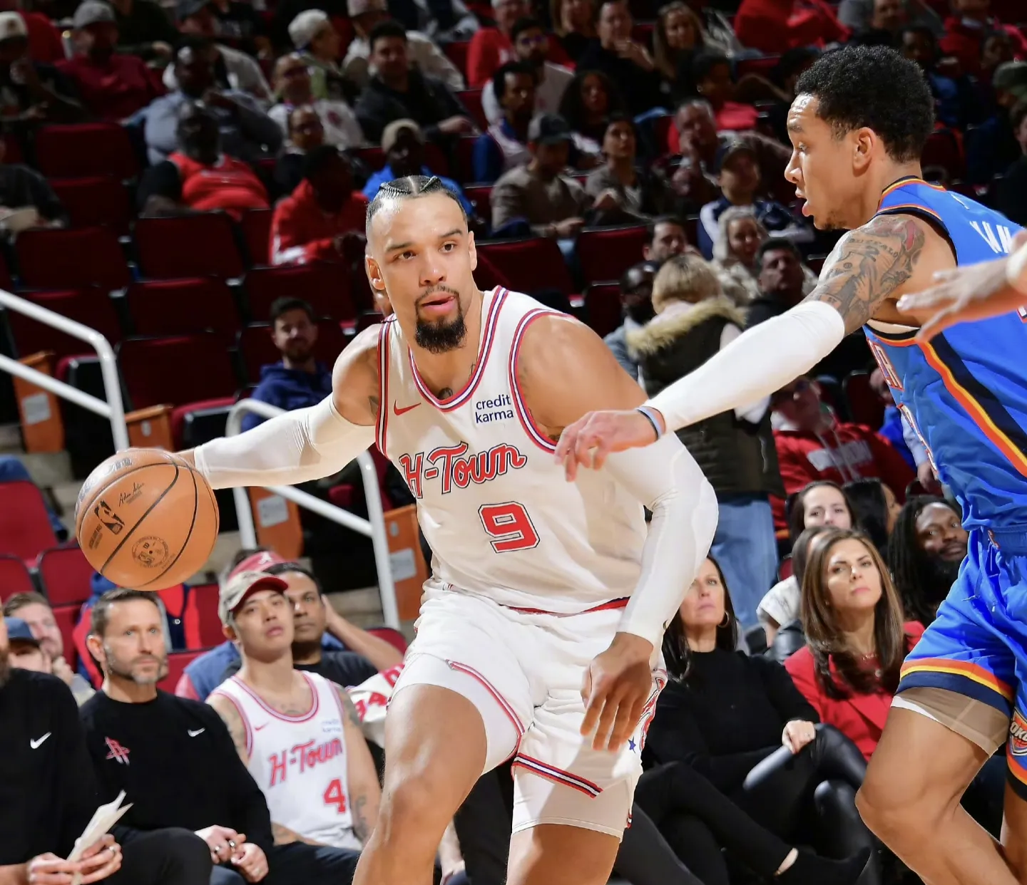 爱游戏导航中心菲尼克斯太阳发布备战花絮；集结日再遭质疑；CBA常规赛任务艰巨；团队化学反应显著的简单介绍